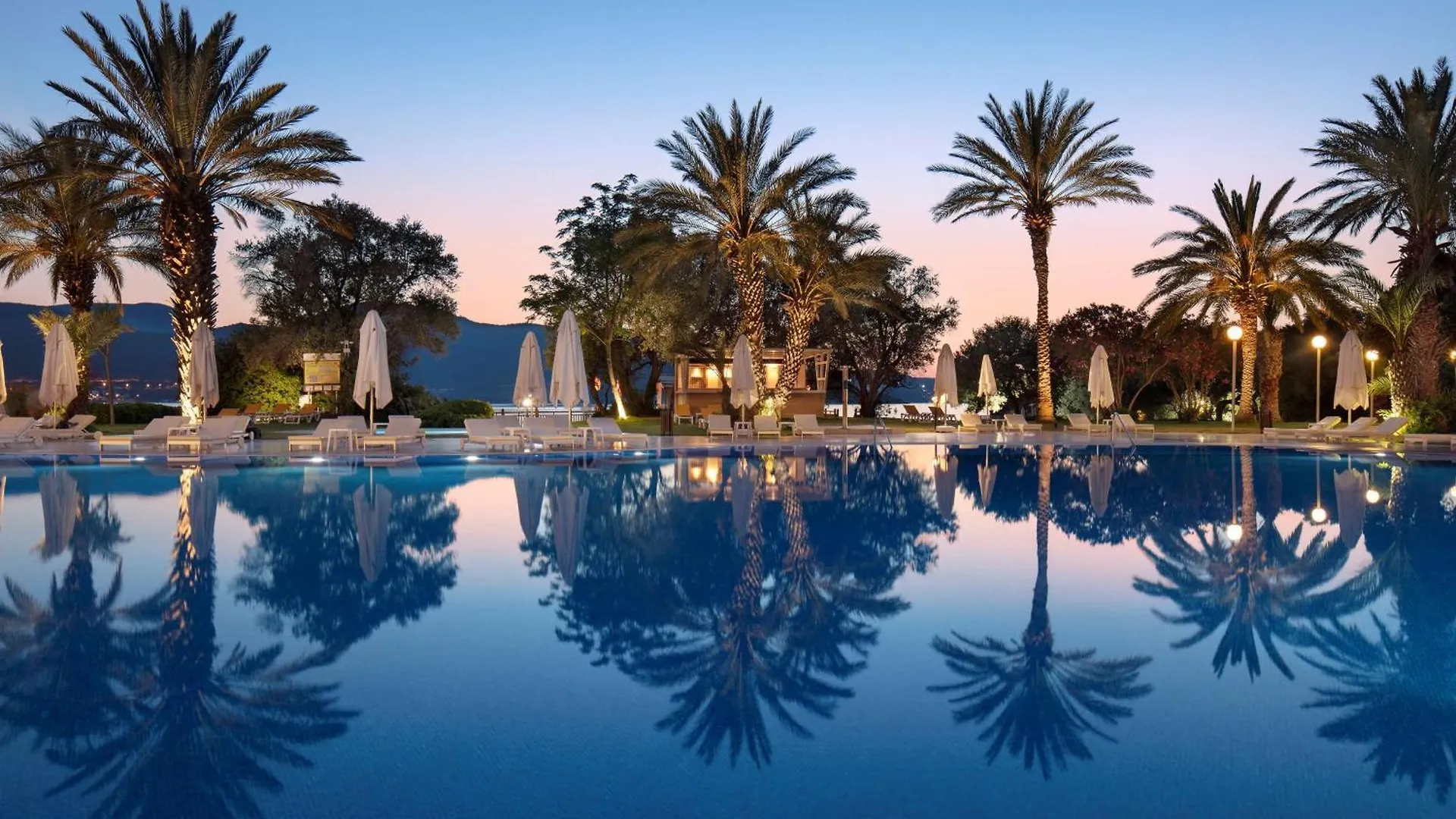 Doubletree By Hilton Bodrum Isil Club Ultra All-Inclusive Resort 托尔巴